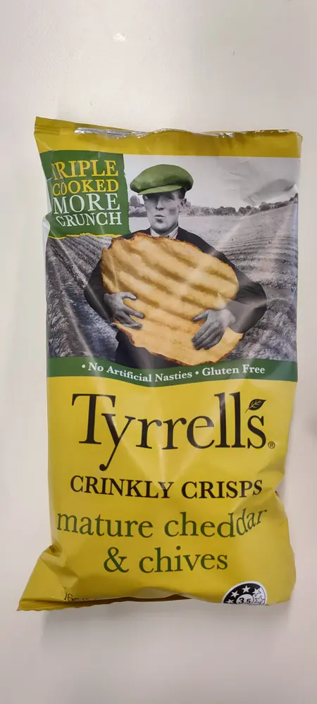 Tyrrells Mature Cheddar and Chives packet