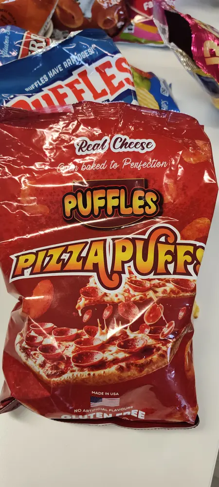 Puffles Pizza Puffs packet